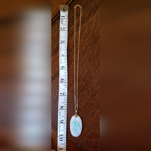 Vintage Gold Chain with Jade Necklace. - Picture 5 of 10